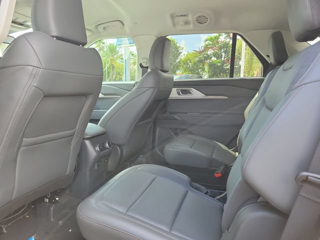 Certified 2025 Ford Explorer Active w/ Active Comfort Package RWD image 9