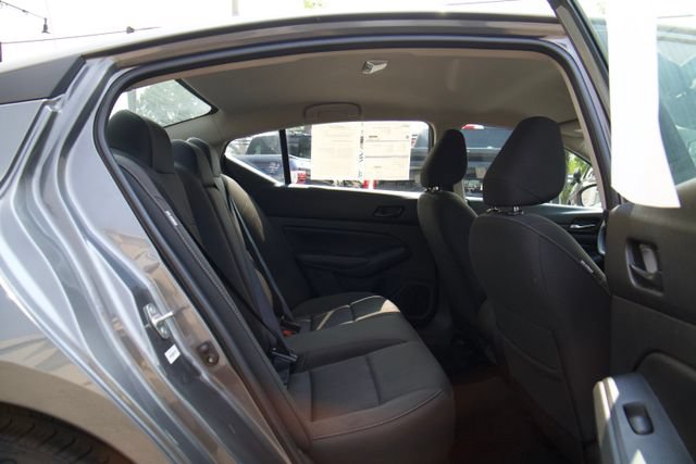 Used 2025 Nissan Altima 2.5 SV FWD image 23