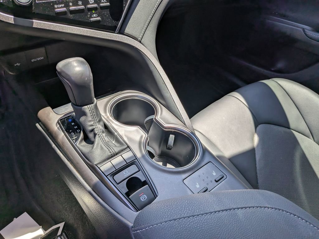 Used 2022 Toyota Camry XSE FWD image 24