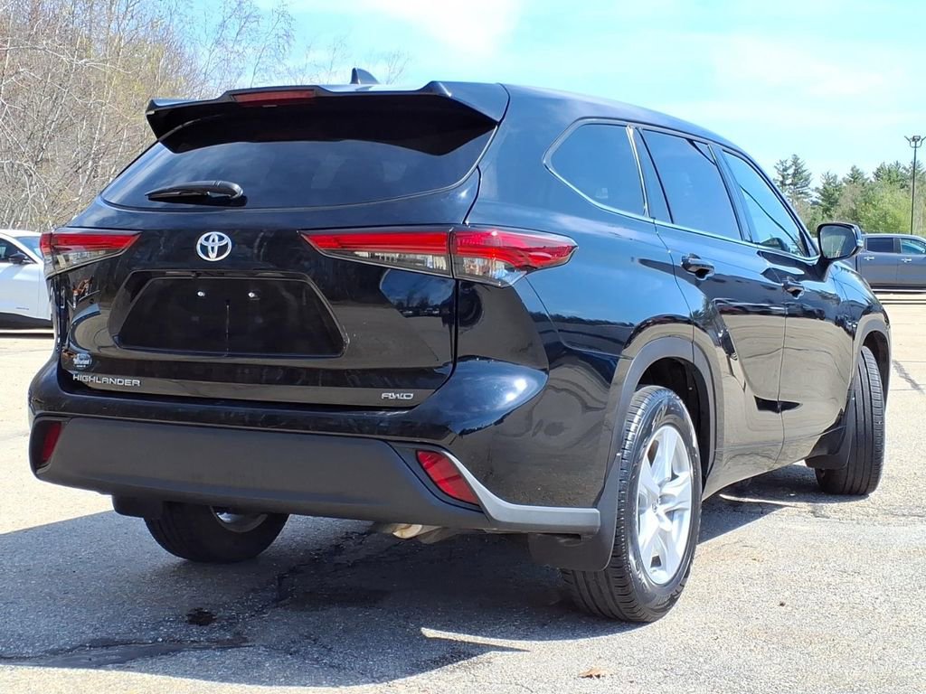 Used 2022 Toyota Highlander L AWD/4WD image 4