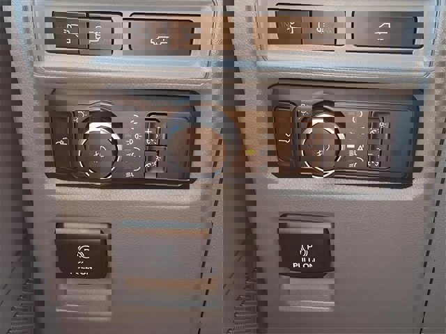 Certified 2022 Ford F150 XLT w/ Equipment Group 302A High image 24