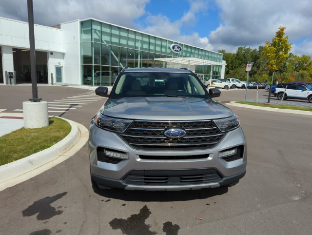 Certified 2023 Ford Explorer XLT w/ Equipment Group 202A AWD/4WD image 8