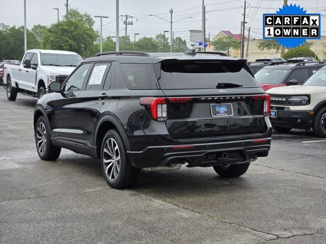 Certified 2025 Ford Explorer ST-Line AWD/4WD image 5