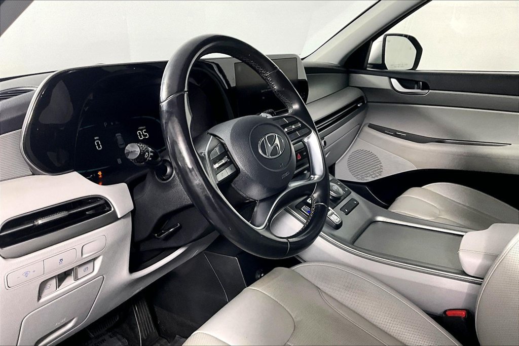 Used 2023 Hyundai Palisade SEL FWD image 13