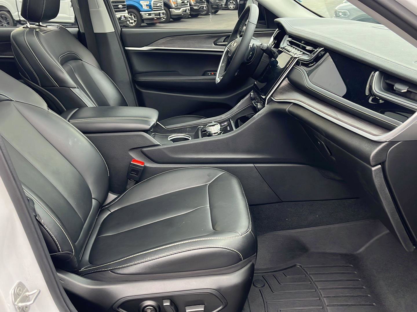 Used 2024 Jeep Grand Cherokee Limited 4xe image 14