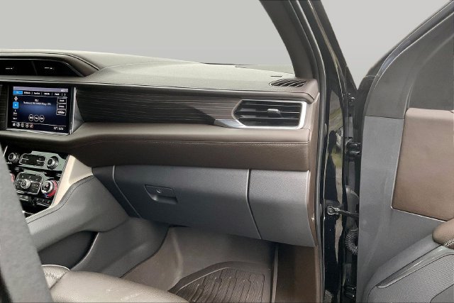 Used 2021 GMC Yukon Denali w/ Denali Premium Package RWD image 19