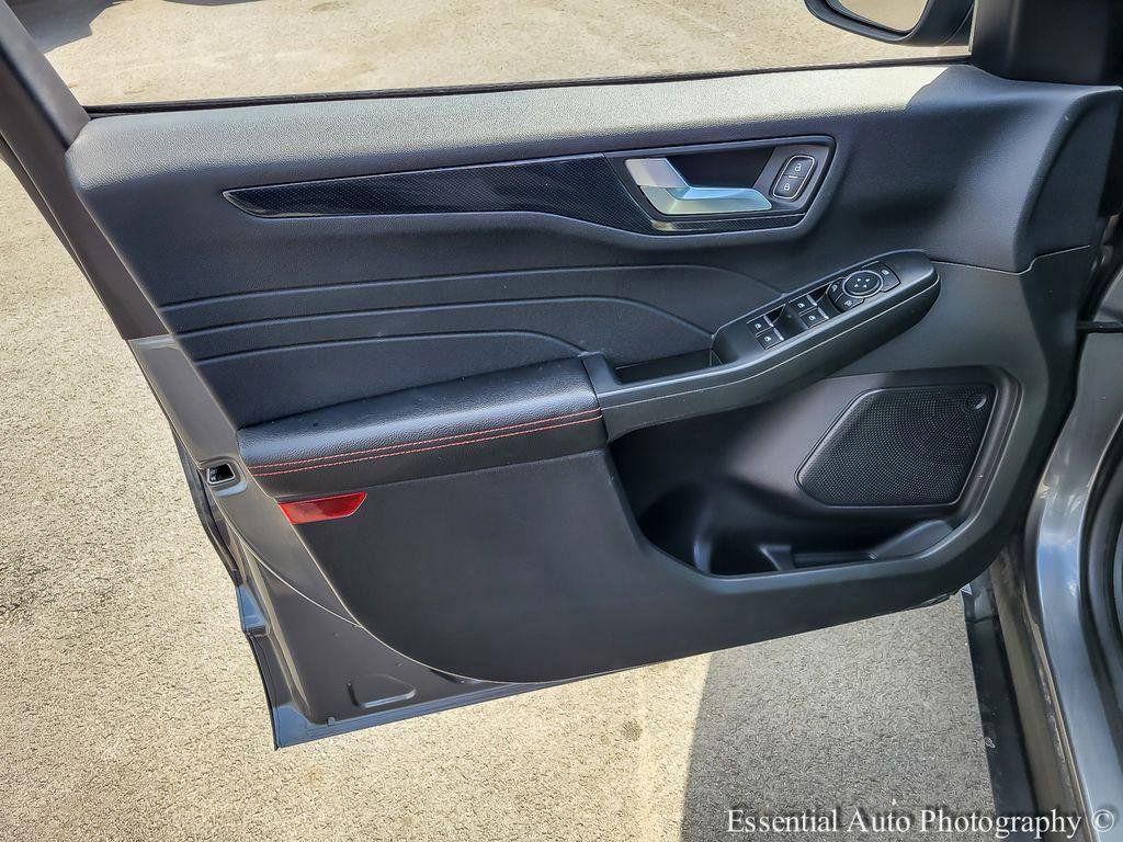 Certified 2023 Ford Escape ST-Line w/ Tech Pack #1 AWD/4WD image 20