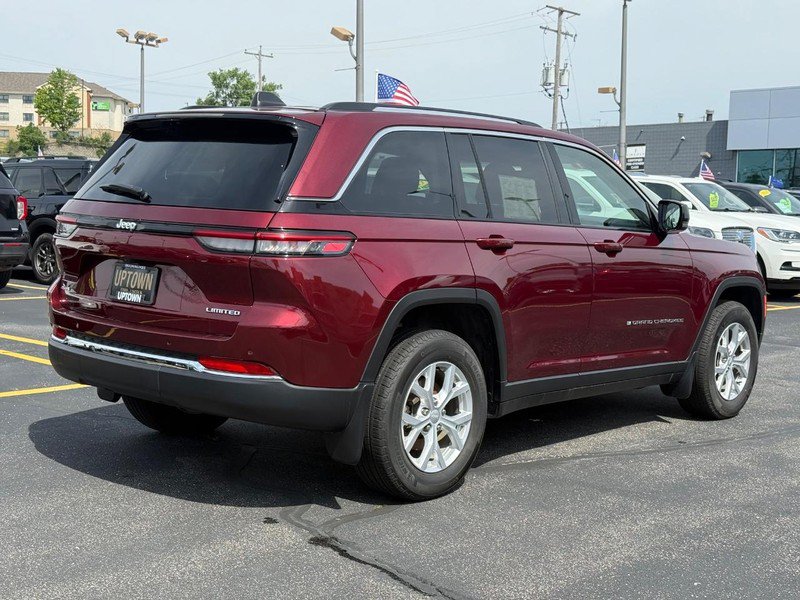 Used 2023 Jeep Grand Cherokee Limited w/ MOPAR Finishing Package AWD/4WD image 2