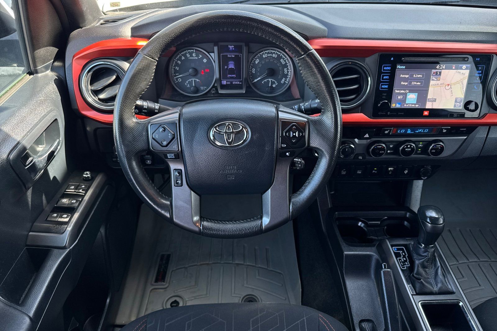 Used 2017 Toyota Tacoma TRD Off-Road AWD/4WD image 7