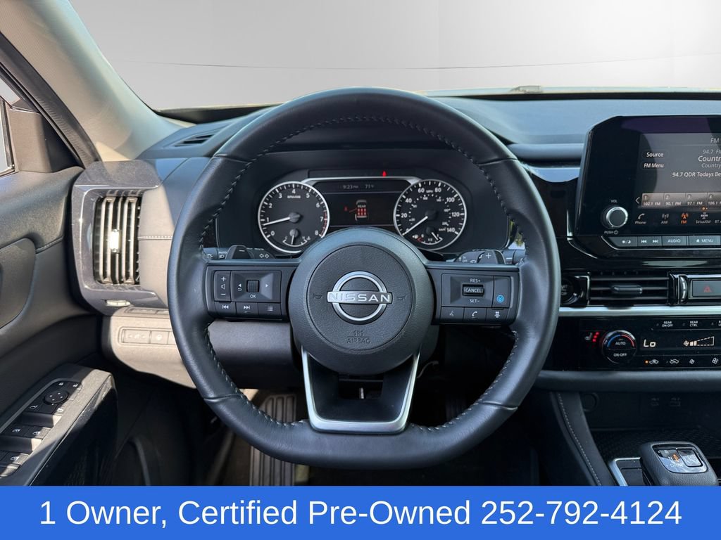 Used 2025 Nissan Pathfinder SV AWD/4WD image 12