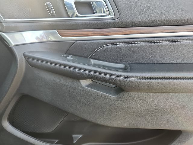 Certified 2018 Ford Explorer Limited w/ Equipment Group 301A AWD/4WD image 36