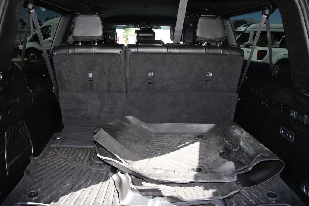 Used 2024 Jeep Wagoneer L Series II image 24