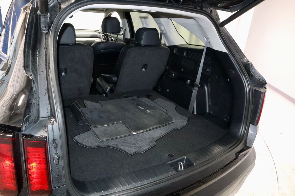 Used 2022 Kia Sorento EX w/ Panoramic Sunroof Package image 14