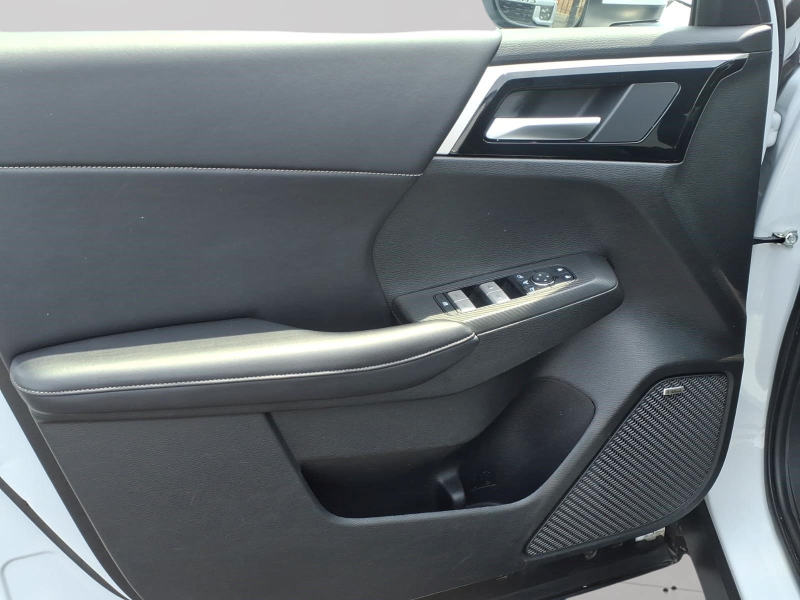 Used 2025 Mitsubishi Outlander SE AWD/4WD image 8