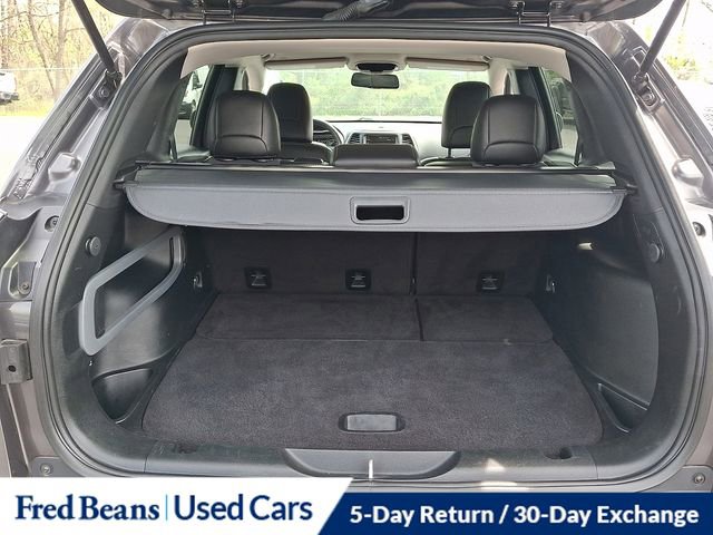 Used 2018 Jeep Cherokee Latitude Plus AWD/4WD image 29