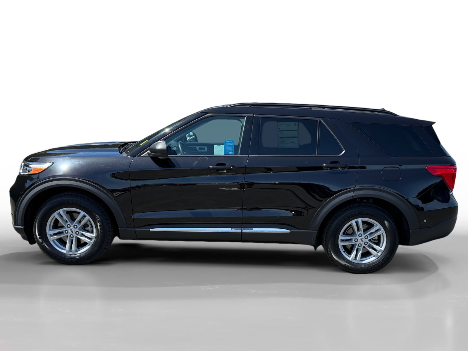 Certified 2023 Ford Explorer XLT RWD image 2