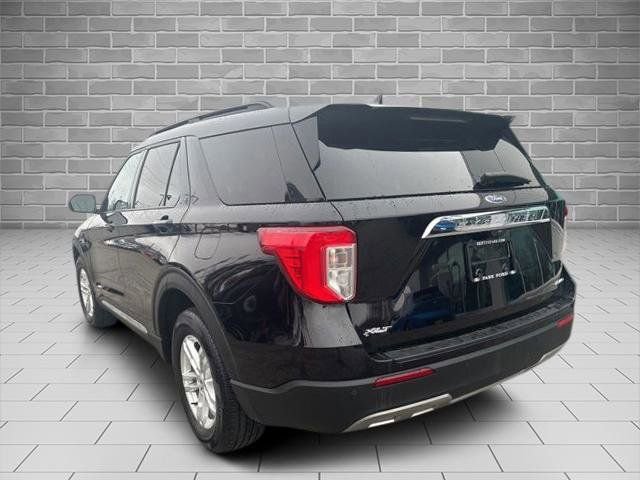 Certified 2022 Ford Explorer XLT w/ Equipment Group 202A image 3