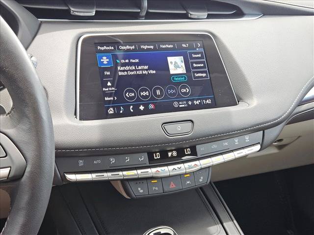 Used 2022 Cadillac XT4 Luxury w/ Cold Weather Package FWD image 13