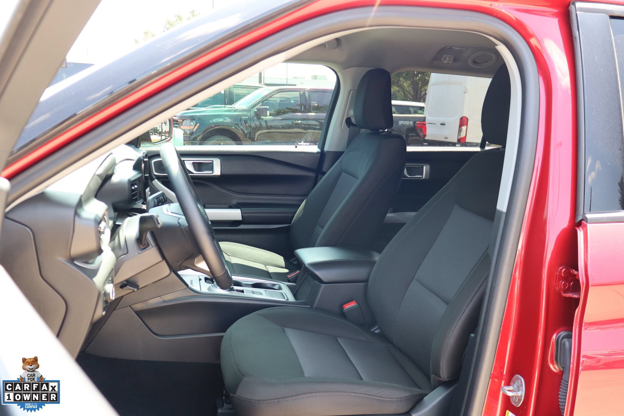 Certified 2024 Ford Explorer XLT RWD image 11