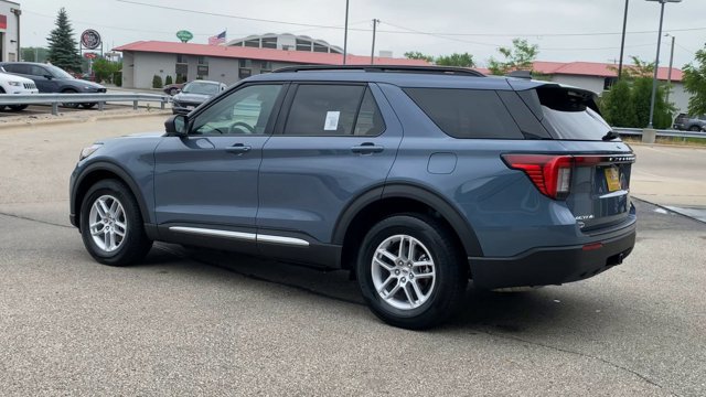 Certified 2025 Ford Explorer Active AWD/4WD image 7