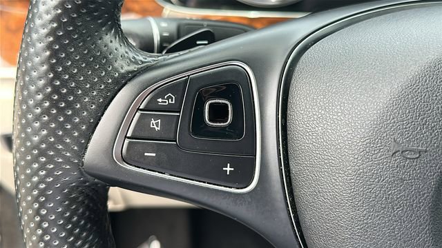 Used 2017 Mercedes-Benz E 300 4MATIC image 24