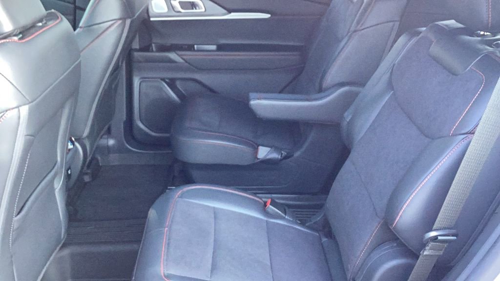 Certified 2025 Ford Explorer ST image 17