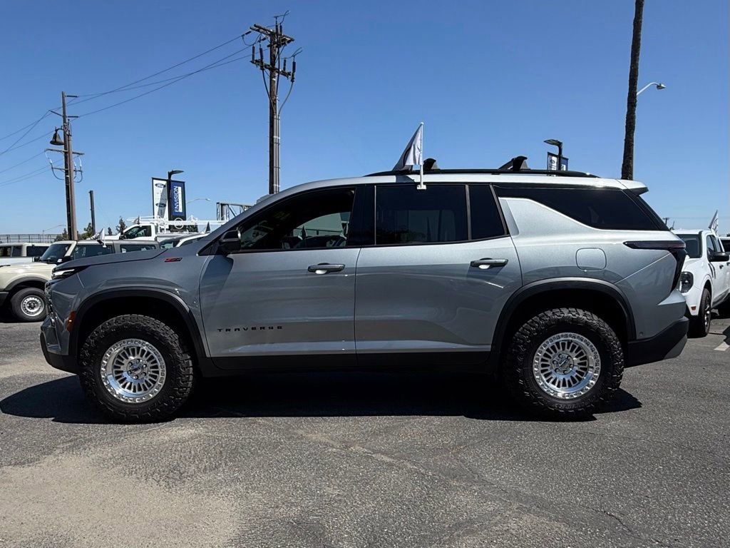Used 2025 Chevrolet Traverse Z71 w/ Enhanced Driving Package AWD/4WD image 5