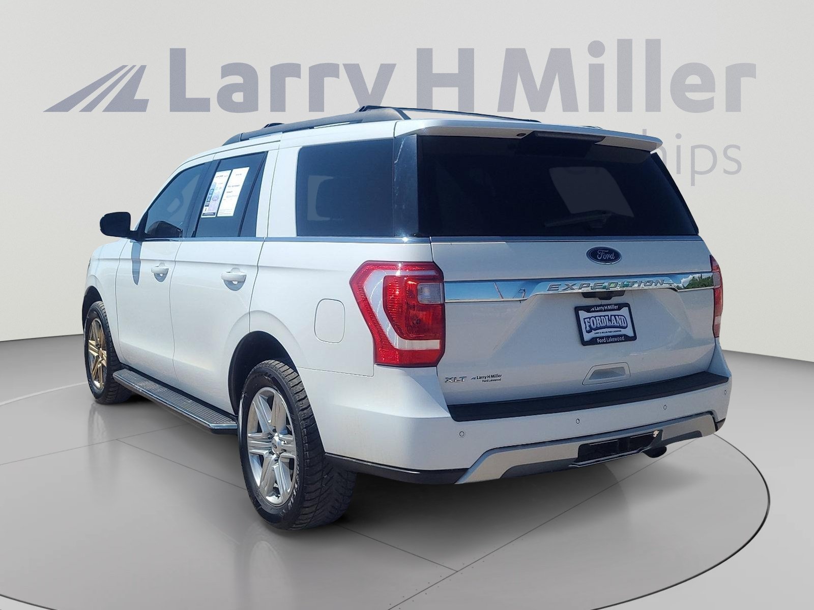 Certified 2021 Ford Expedition XLT AWD/4WD image 3