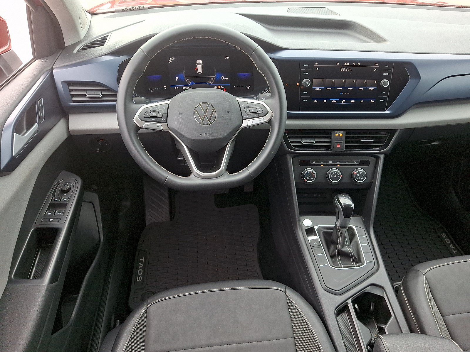 Used 2022 Volkswagen Taos SE FWD image 11