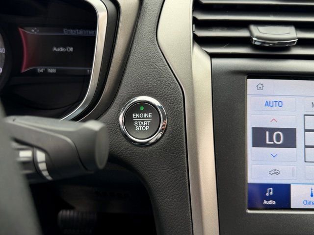 Certified 2020 Ford Fusion SE image 28