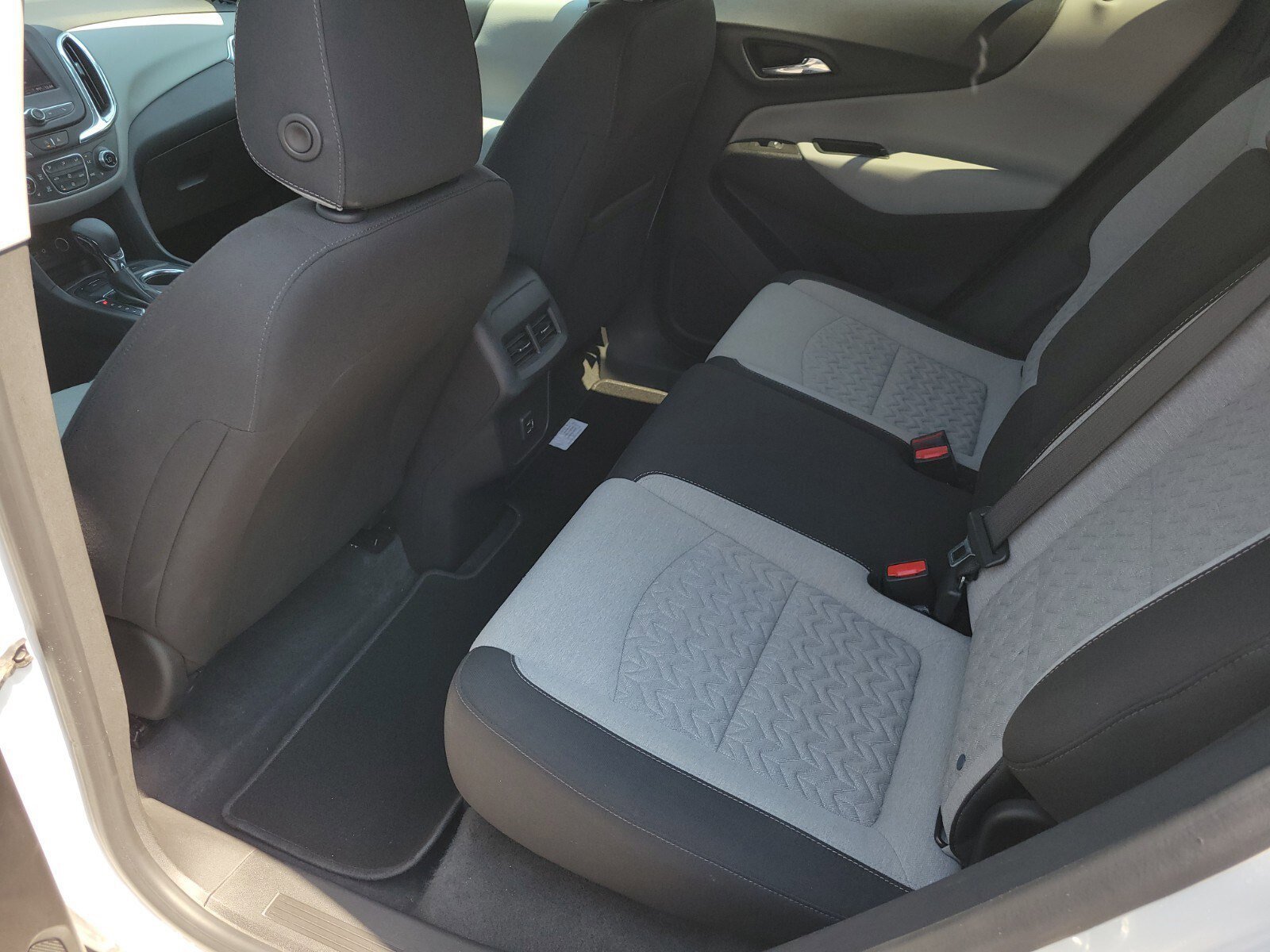 Used 2024 Chevrolet Equinox LT image 18