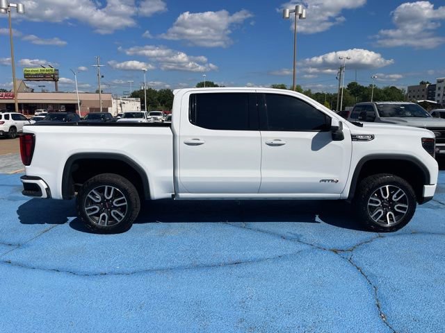 Used 2024 GMC Sierra 1500 AT4 w/ Technology Package AWD/4WD image 8