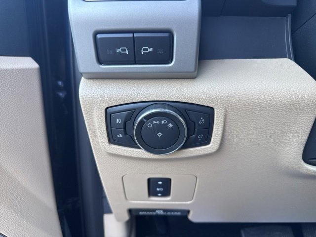 Certified 2017 Ford F250 Lariat w/ Chrome Package image 30