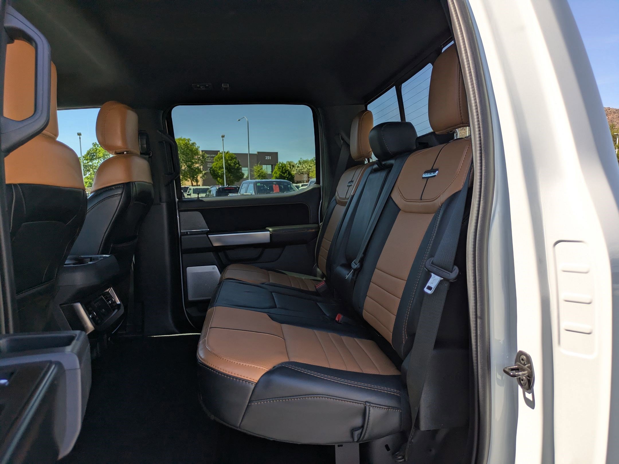 Certified 2023 Ford F250 Platinum w/ FX4 Off-Road Package AWD/4WD image 28