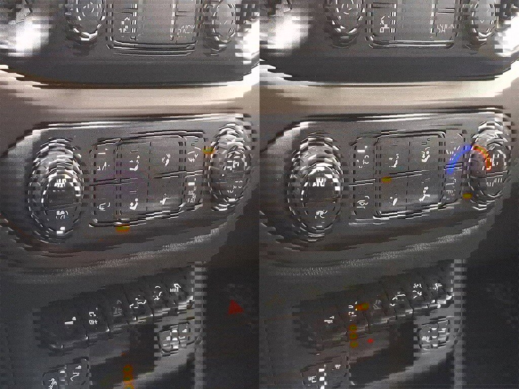 Used 2019 Chevrolet Colorado Z71 w/ Z71 Midnight Edition image 15