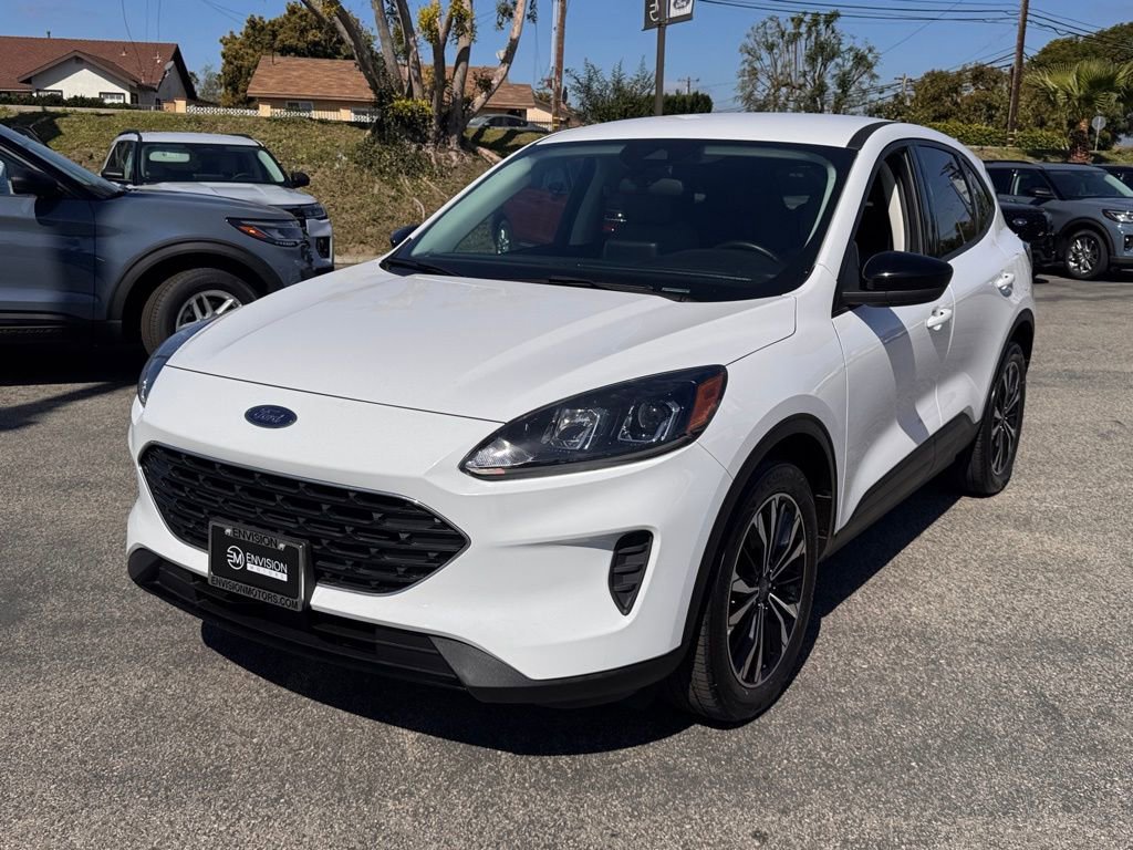 Certified 2022 Ford Escape SE w/ SE Sport Appearance Package image 7