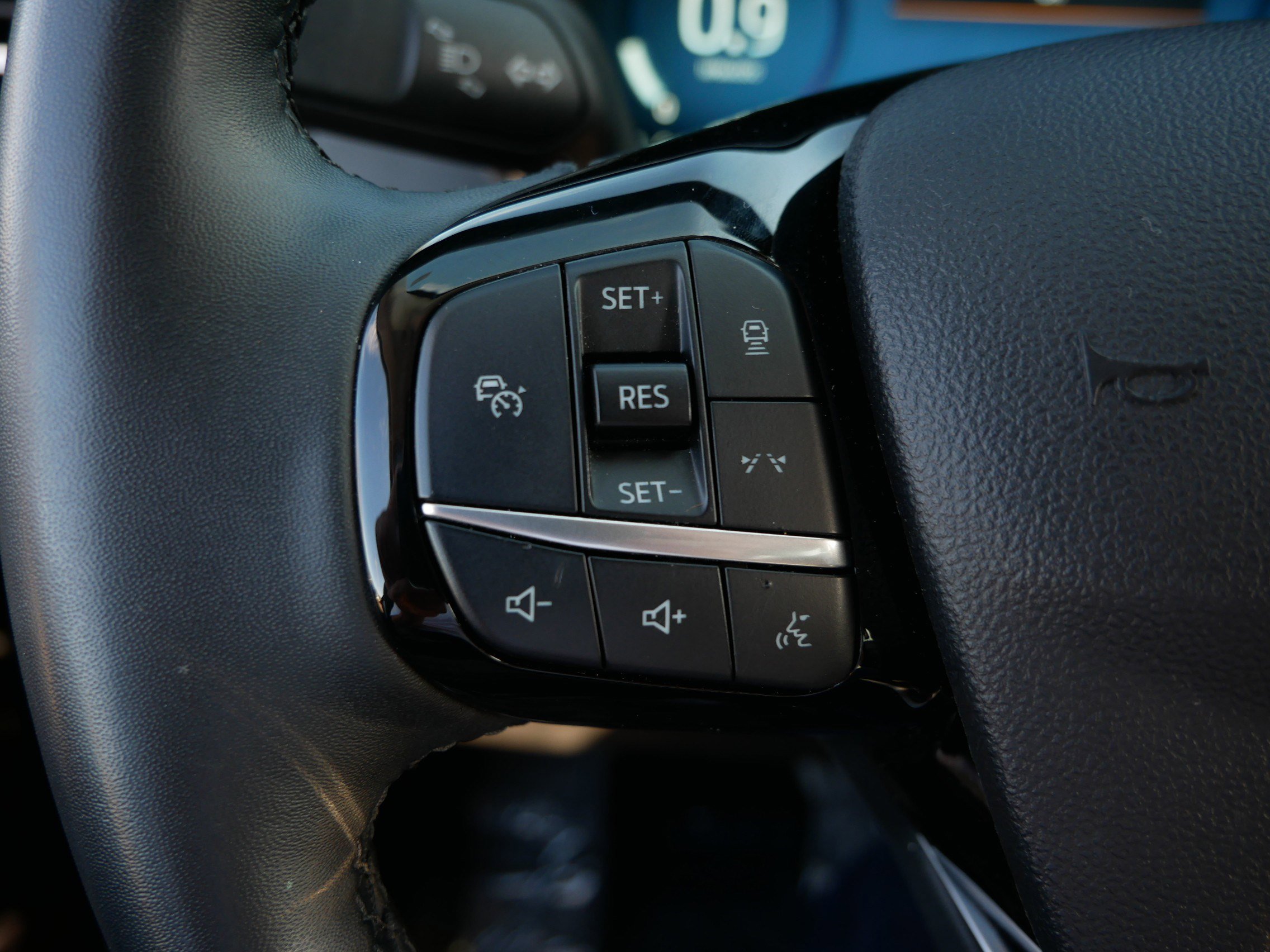 Certified 2024 Ford Escape Platinum AWD/4WD image 28