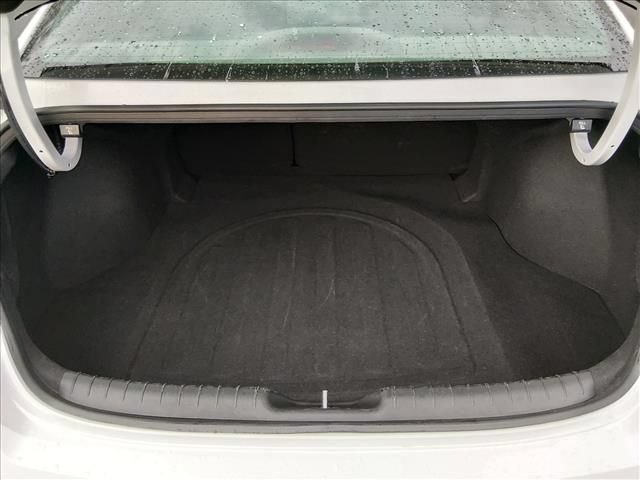 Used 2025 Hyundai Elantra SEL FWD image 17