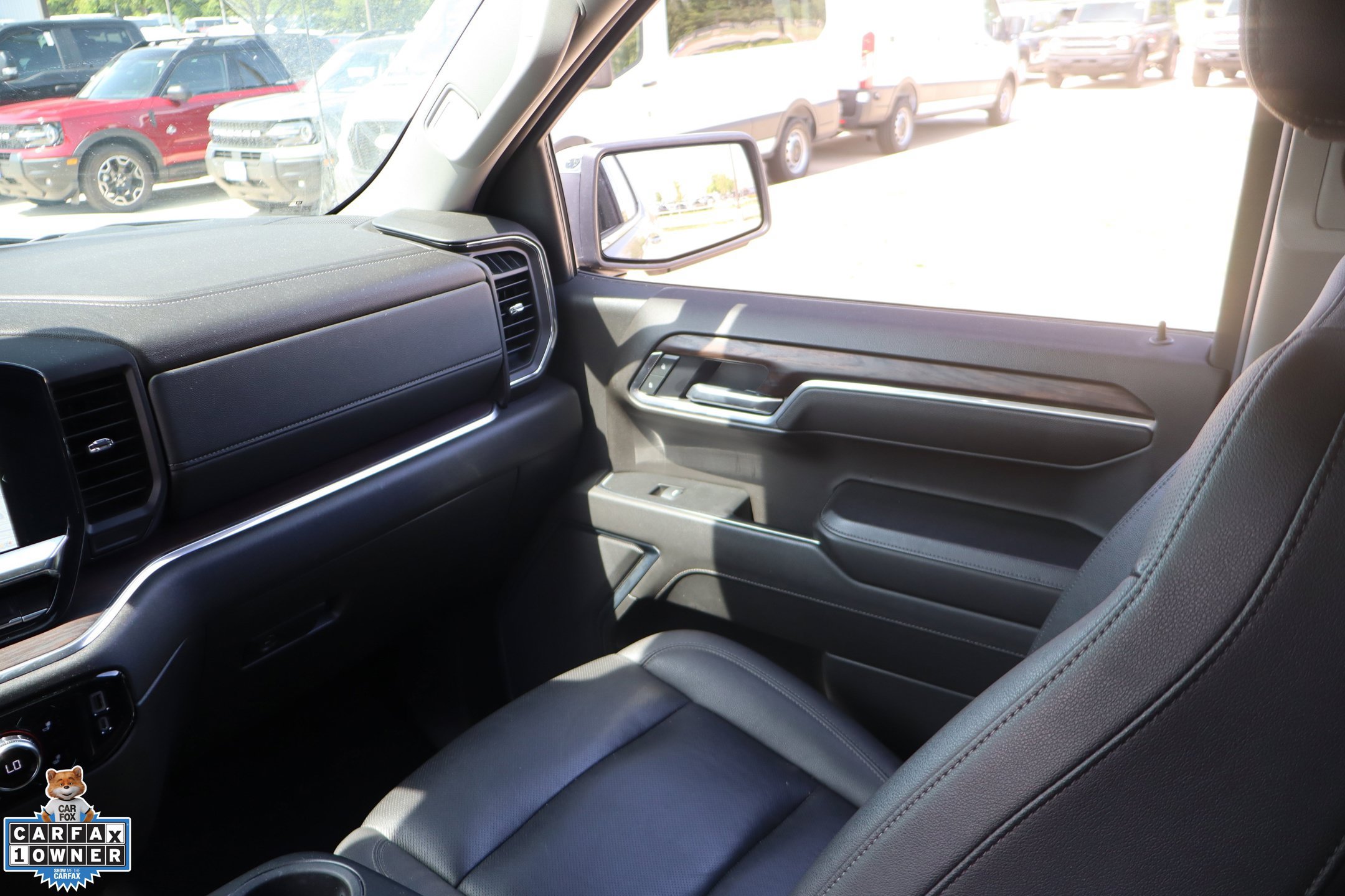 Used 2025 GMC Sierra 1500 SLT AWD/4WD image 23