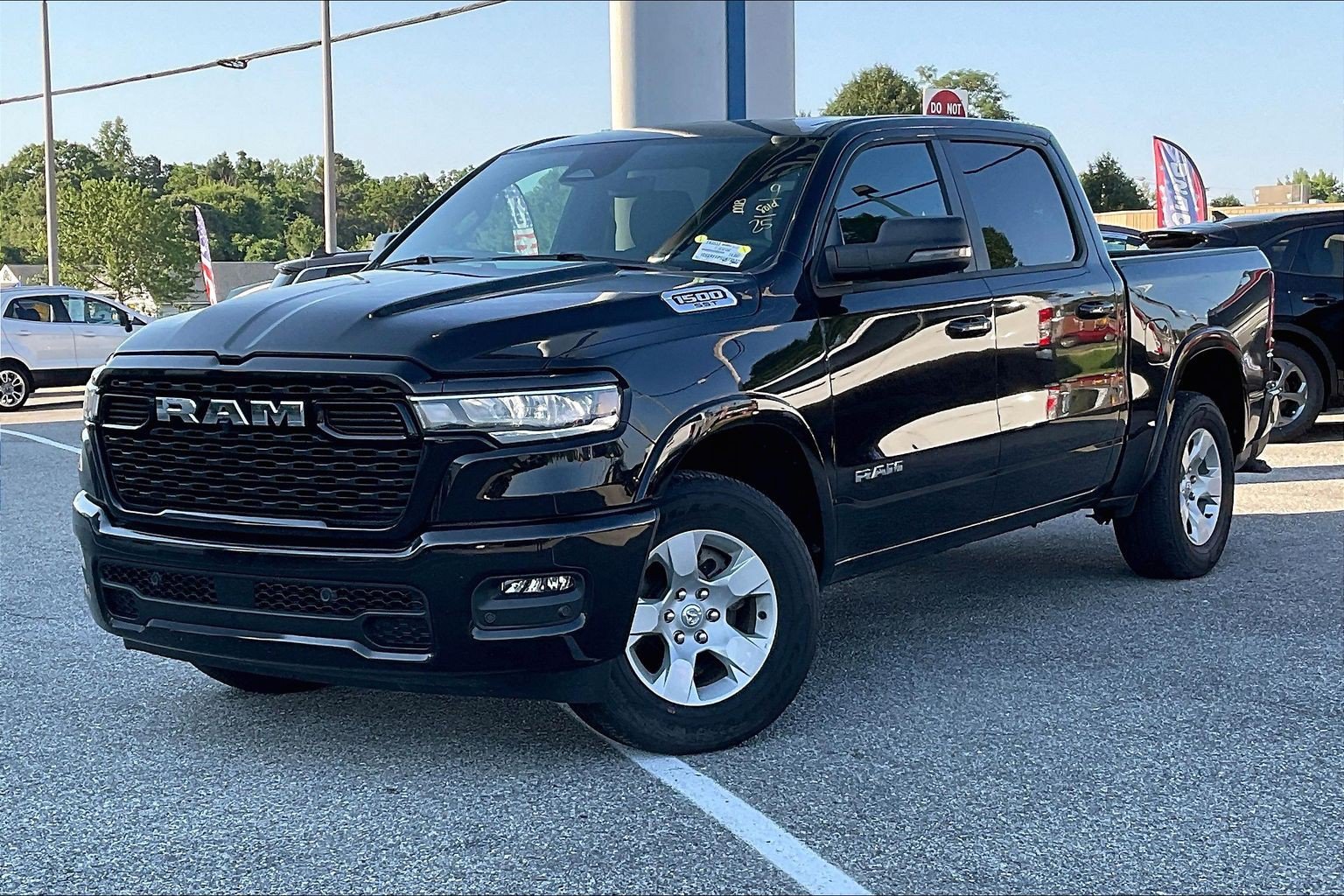 Used 2025 RAM 1500 Big Horn AWD/4WD image 3