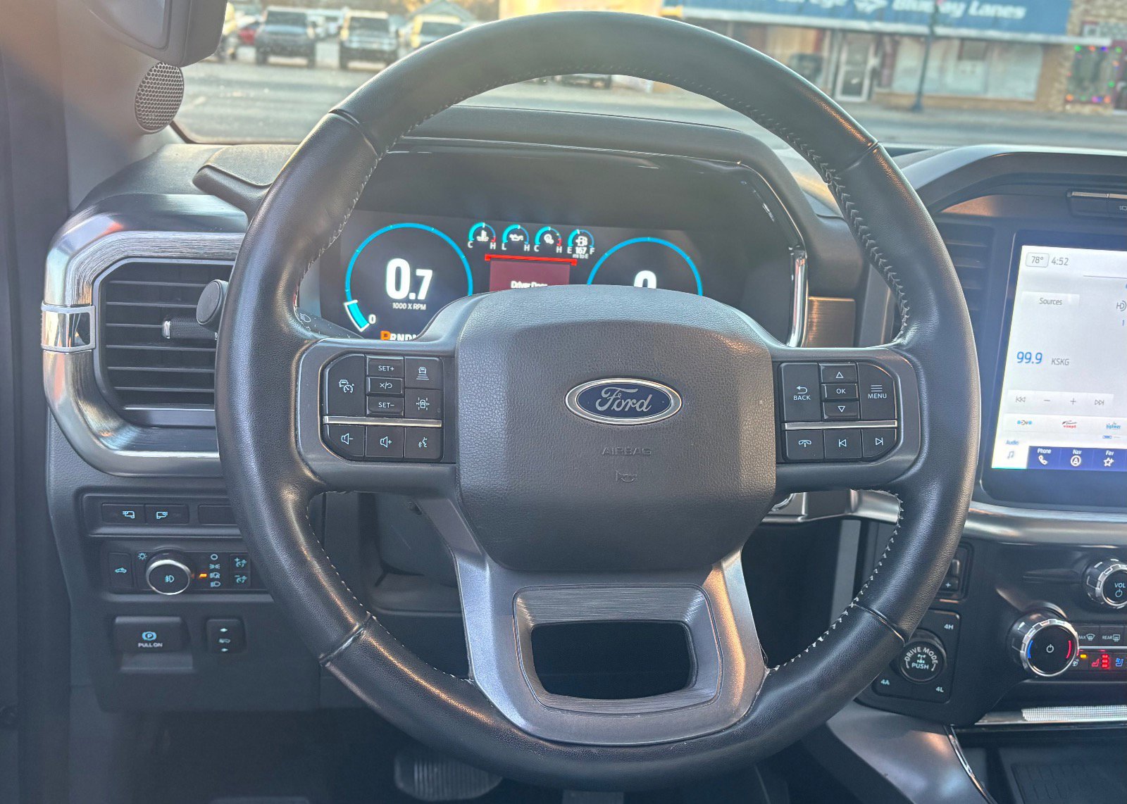 Certified 2022 Ford F150 Lariat w/ Equipment Group 502A High image 35