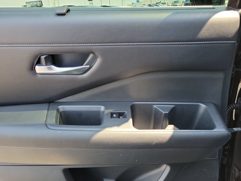 Used 2022 Nissan Pathfinder SL AWD/4WD image 15