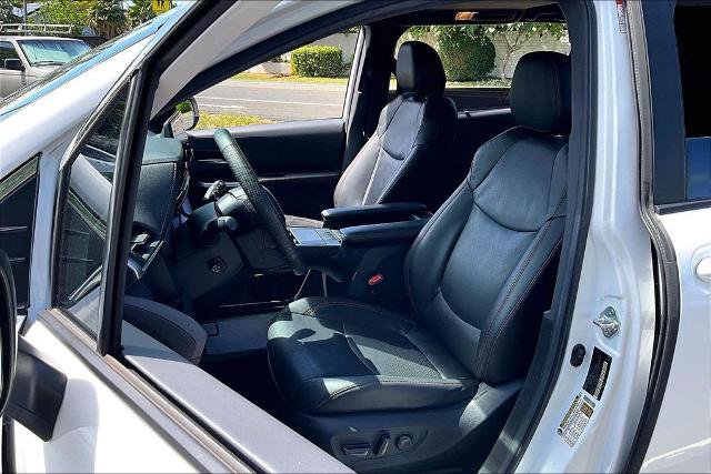 Used 2024 Toyota Sienna XSE FWD image 27