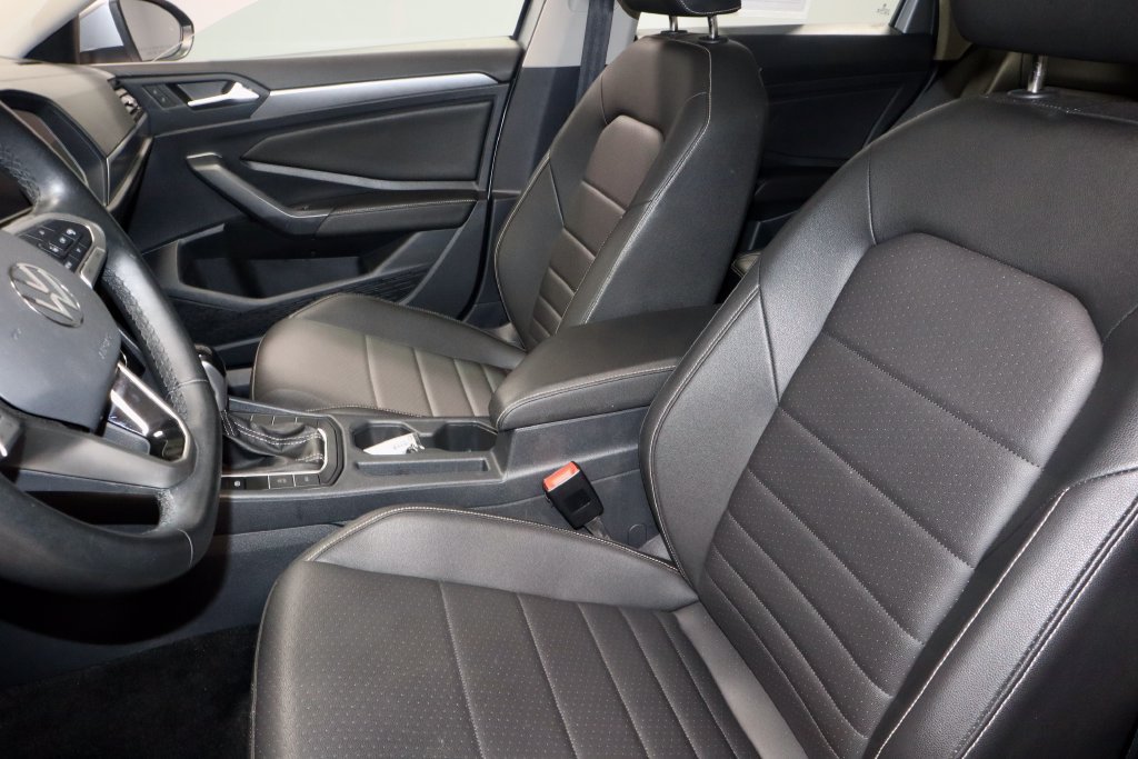 Used 2024 Volkswagen Jetta SE FWD image 24