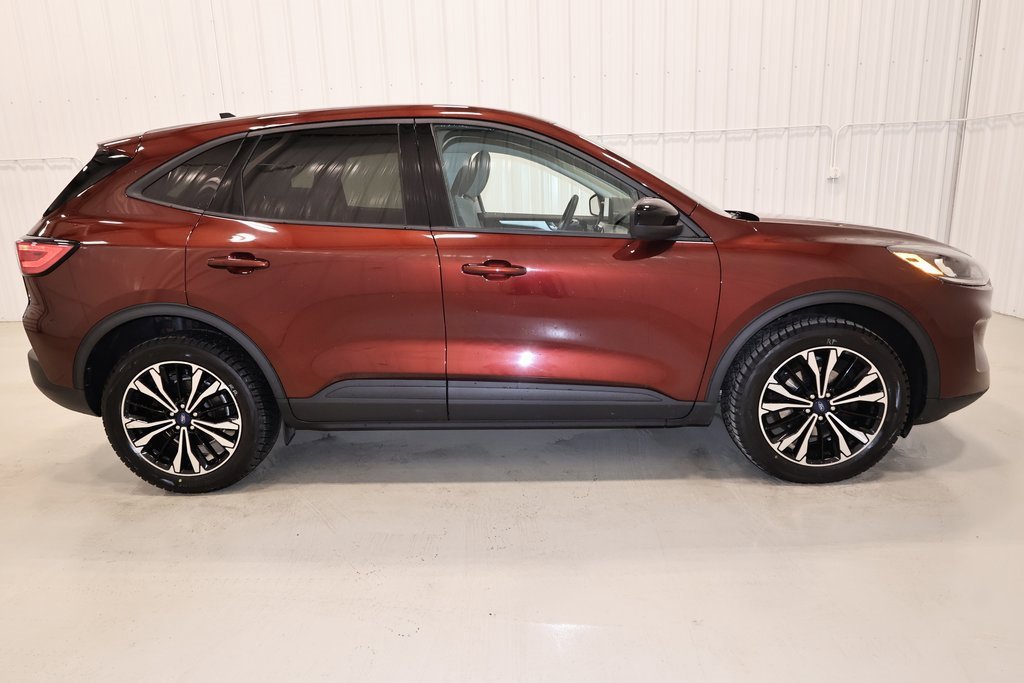 Certified 2021 Ford Escape SE w/ SE Sport Appearance Package image 2