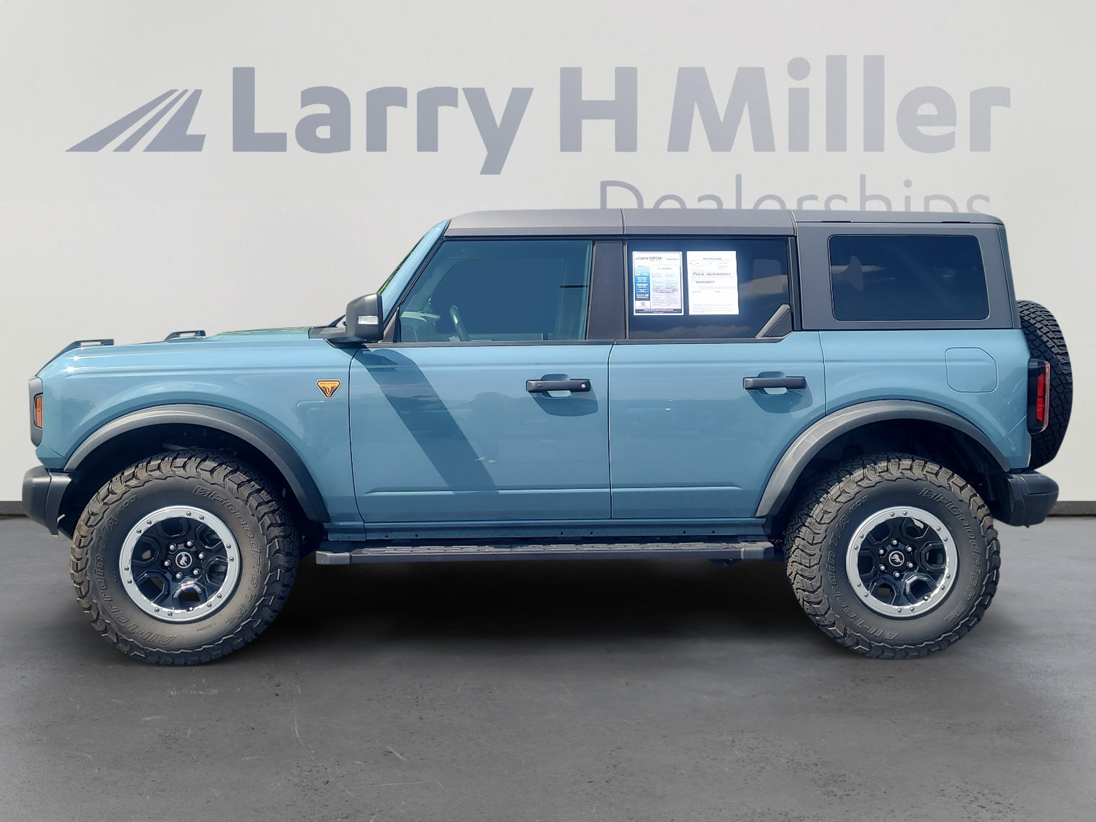 Certified 2023 Ford Bronco Badlands AWD/4WD image 2