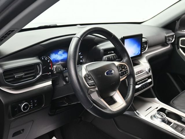 Certified 2023 Ford Explorer XLT w/ Equipment Group 202A image 15