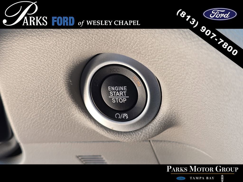 Used 2024 Chrysler Pacifica Touring-L FWD image 28