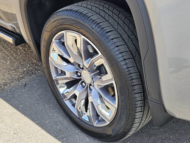 Used 2023 GMC Sierra 1500 Denali w/ Denali Reserve Package AWD/4WD image 8