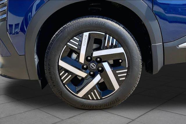 Used 2025 Nissan Kicks SV FWD image 11